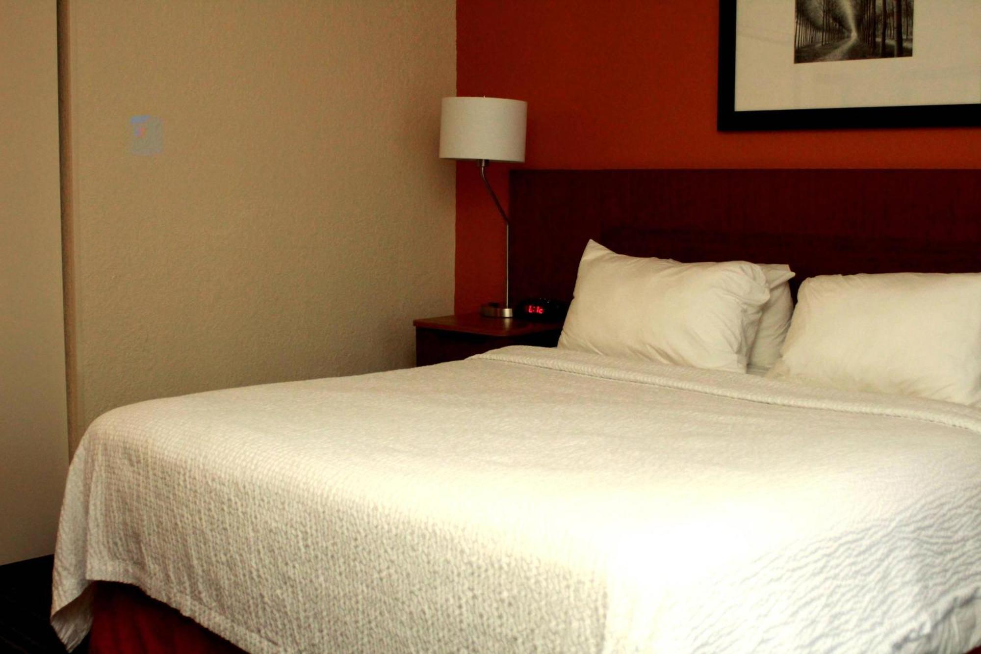 Fairfield Inn & Suites By Marriott Fairmont Exteriér fotografie
