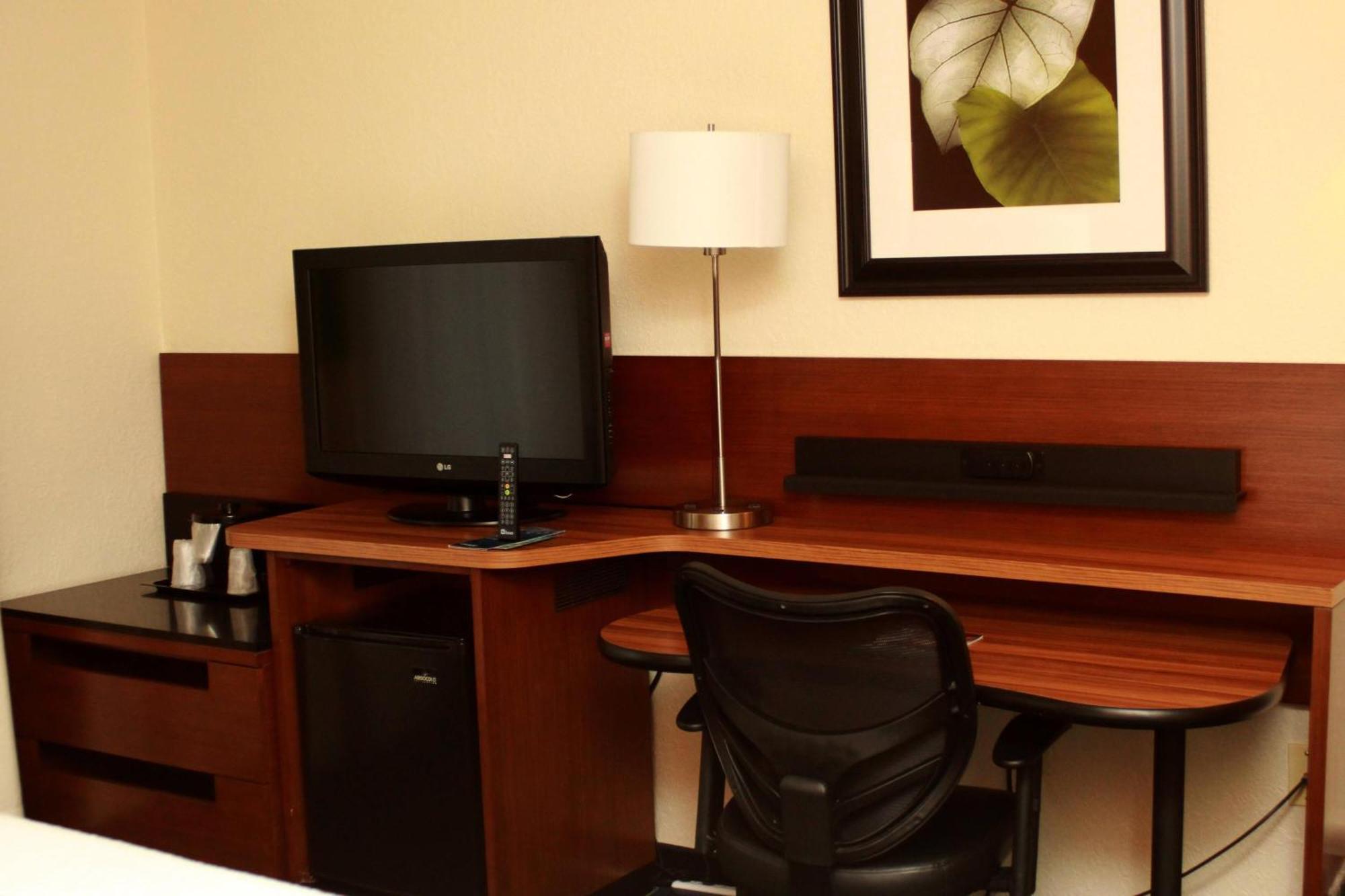 Fairfield Inn & Suites By Marriott Fairmont Exteriér fotografie